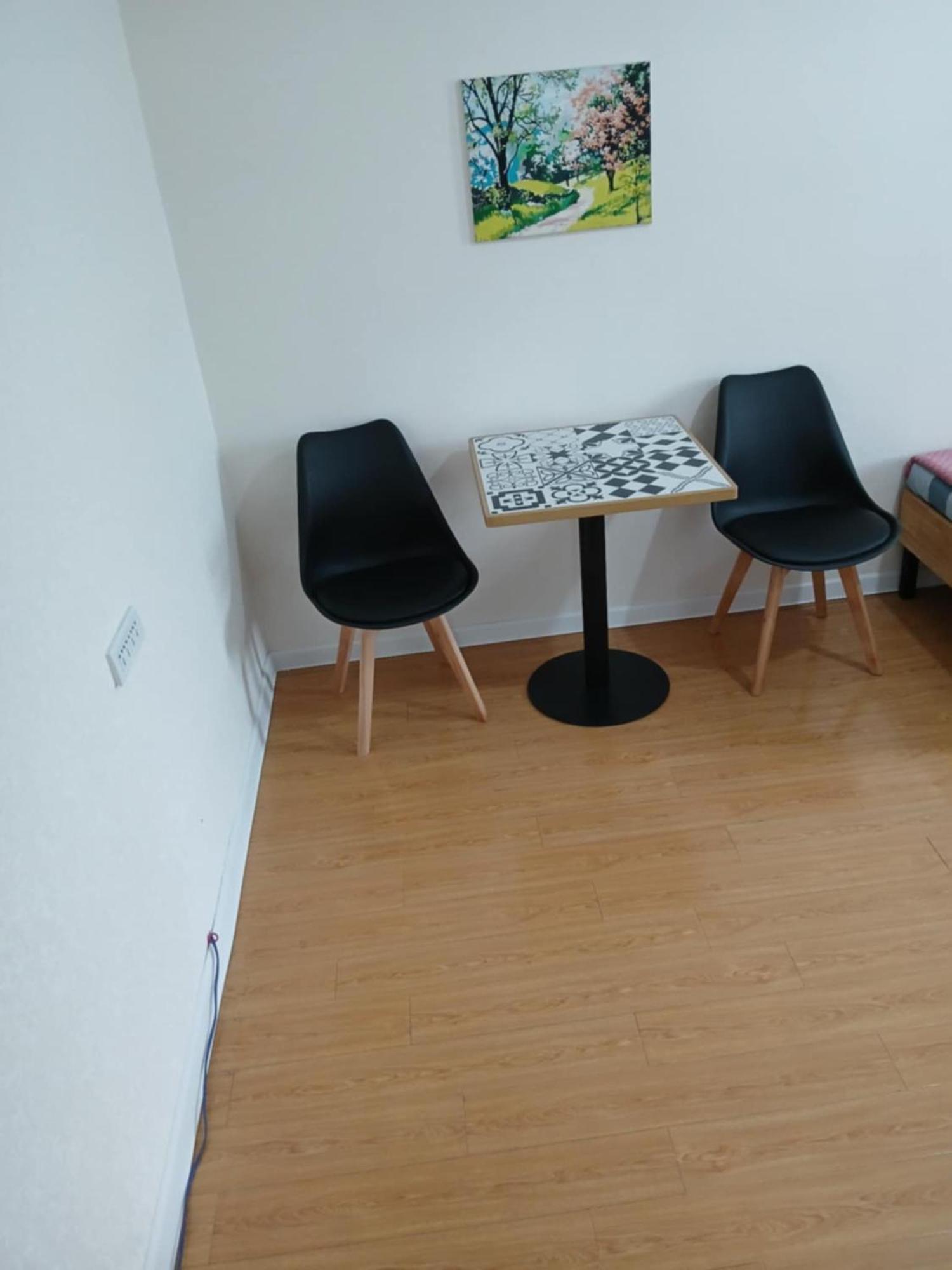 Lana Hostel อูลานบาตอร์ ภายนอก รูปภาพ